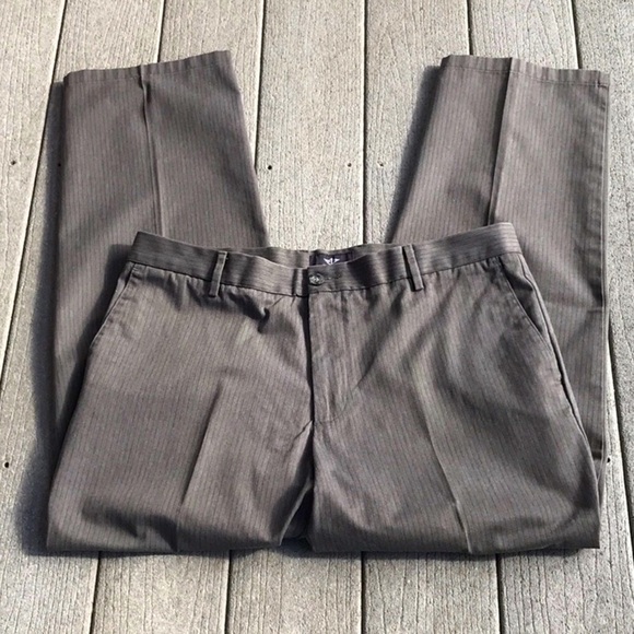Dockers Khaki Striped Chinos Flat Front Straight Fit  Size 36 Waist 32 Length - Picture 3 of 8